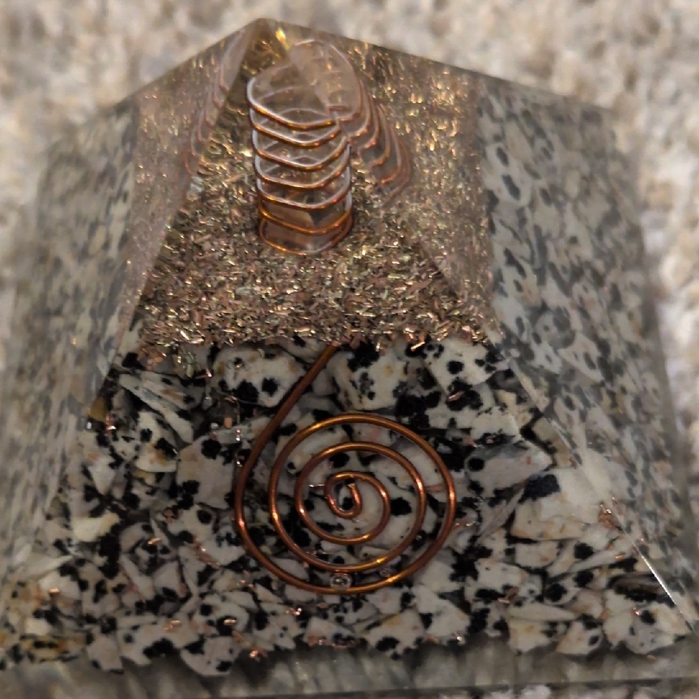 Source Unknown Black and Gold Speckled Pyramid - Picture 2 of 8